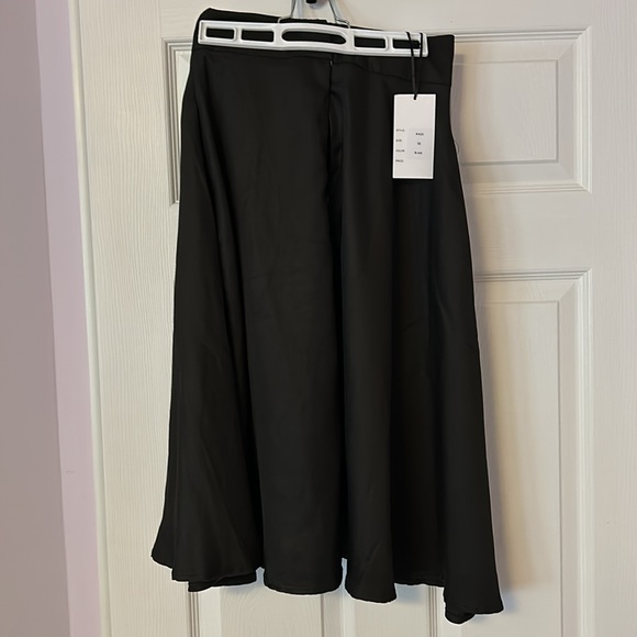 NWT Unique Vintage, Retro Style Black High Waist Swing Skirt size 2/xs - Picture 2 of 6